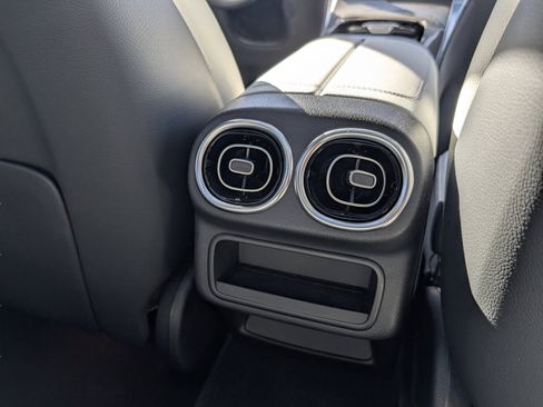 Used 2023 Mercedes-Benz GLC 300 w/ AMG Line image 38