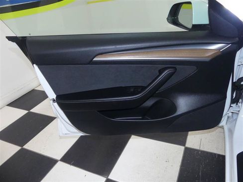 Used 2023 Tesla Model 3 Standard Range RWD image 22