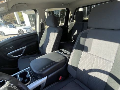 Used 2024 Nissan Titan SV w/ SV Convenience Package image 21