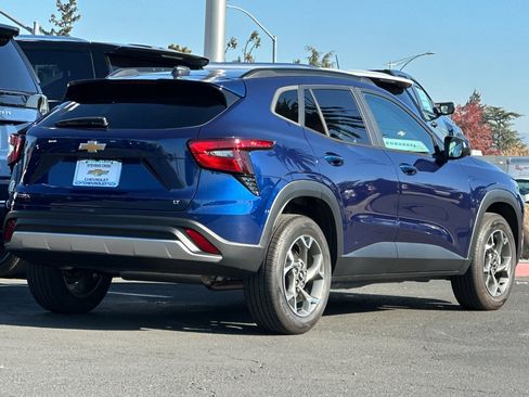 Used 2024 Chevrolet Trax LT image 5