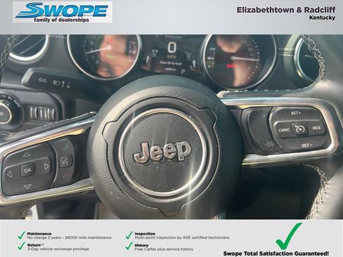 Used 2022 Jeep Wrangler Unlimited Sahara w/ Cold Weather Group AWD/4WD image 17
