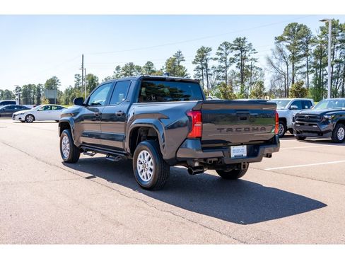 Certified 2025 Toyota Tacoma SR5 image 7