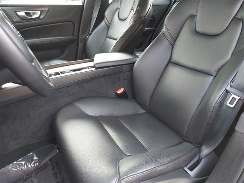 Used 2024 Volvo S60 B5 Plus image 14