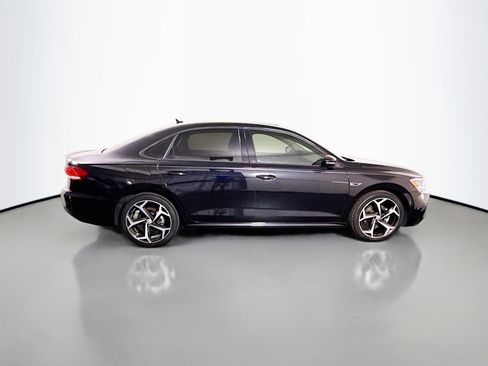 Used 2020 Volkswagen Passat 2.0T R-Line FWD image 11