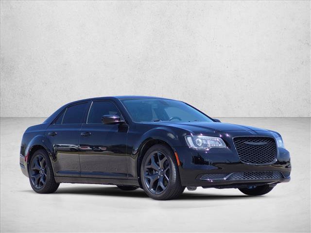 Used 2020 Chrysler 300 Touring w/ Sport Appearance Package RWD image 3
