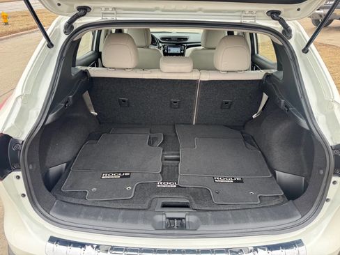 Used 2017 Nissan Rogue Sport SL w/ SL Premium Package image 11