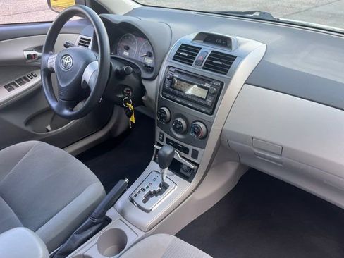 Used 2012 Toyota Corolla LE image 16