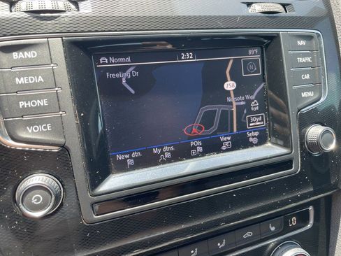 Used 2015 Volkswagen Golf 4-Door FWD image 21