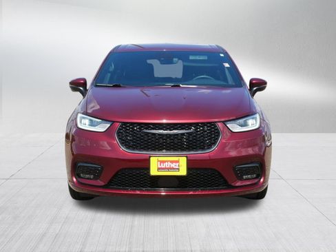 Used 2023 Chrysler Pacifica Touring-L w/ S Appearance Package FWD image 2