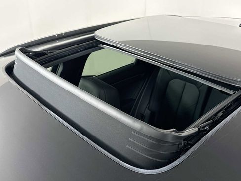 Used 2024 Audi Q3 2.0T Premium w/ Convenience Package image 19