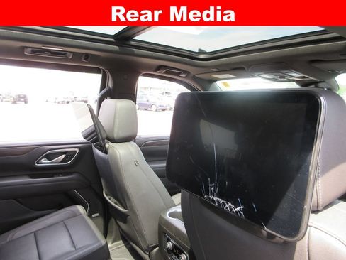 Used 2023 Chevrolet Tahoe Z71 w/ Luxury Package AWD/4WD image 17