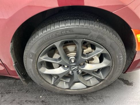 Used 2023 Chrysler Pacifica Touring-L w/ Uconnect Theater Family Group AWD/4WD image 8