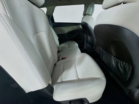 Used 2017 Hyundai Santa Fe SE FWD image 31
