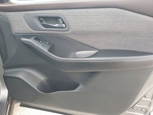 Used 2021 Nissan Rogue S image 42