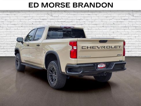 Used 2022 Chevrolet Silverado 1500 ZR2 w/ Technology Package AWD/4WD image 3