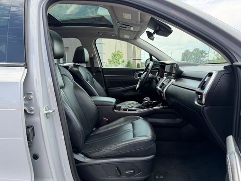 Used 2022 Kia Sorento SX AWD/4WD image 16