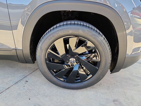 New 2026 Volkswagen Atlas SE image 9