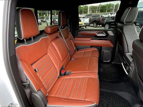 Used 2024 GMC Sierra 2500 Denali Ultimate AWD/4WD image 28