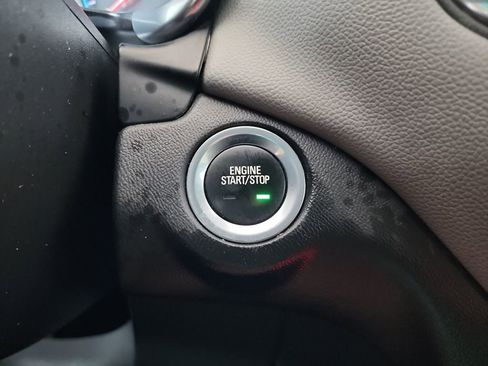 Used 2021 Chevrolet Equinox LS FWD image 27