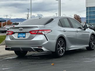 Used 2020 Toyota Camry SE video 2