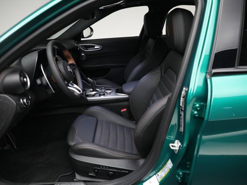 New 2025 Alfa Romeo Giulia AWD w/ Driving Assist Package image 14