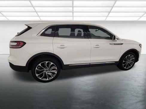 Used 2023 Lincoln Nautilus Reserve image 10