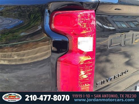 Used 2021 Chevrolet Silverado 2500 LT w/ Convenience Package image 9