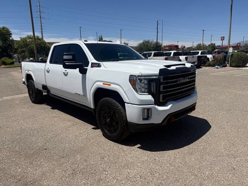 Used 2022 GMC Sierra 3500 AT4 w/ AT4 Preferred Package AWD/4WD image 3