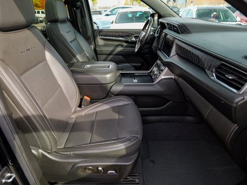 Used 2022 GMC Yukon XL Denali image 38