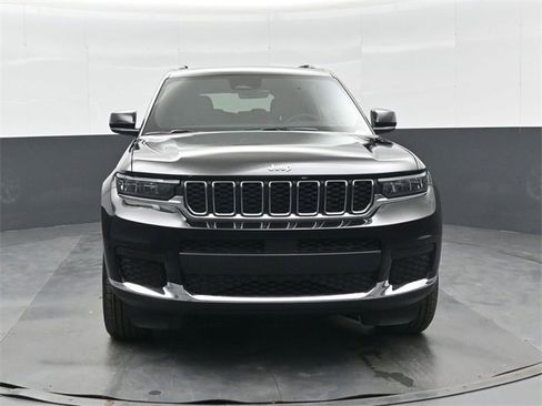 New 2025 Jeep Grand Cherokee L Laredo image 9