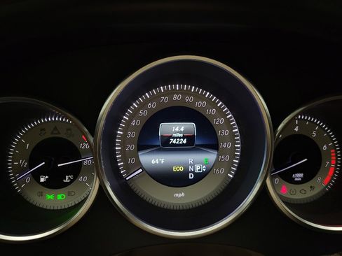 Used 2014 Mercedes-Benz CLS 550 w/ Premium 1 Package image 23