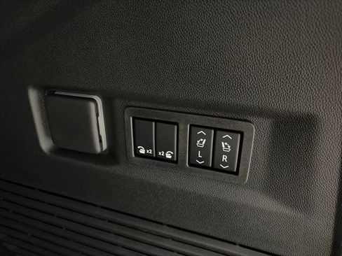 New 2026 Chevrolet Tahoe High Country AWD/4WD image 16
