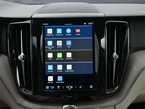 Used 2023 Volvo XC60 B6 Ultimate w/ Climate Package image 20