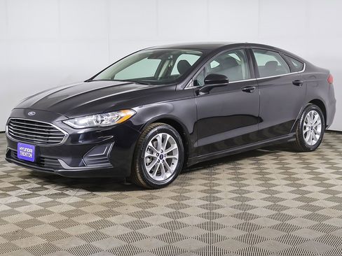 Used 2020 Ford Fusion SE image 5