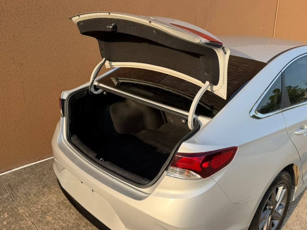 Used 2018 Hyundai Sonata SE FWD image 18