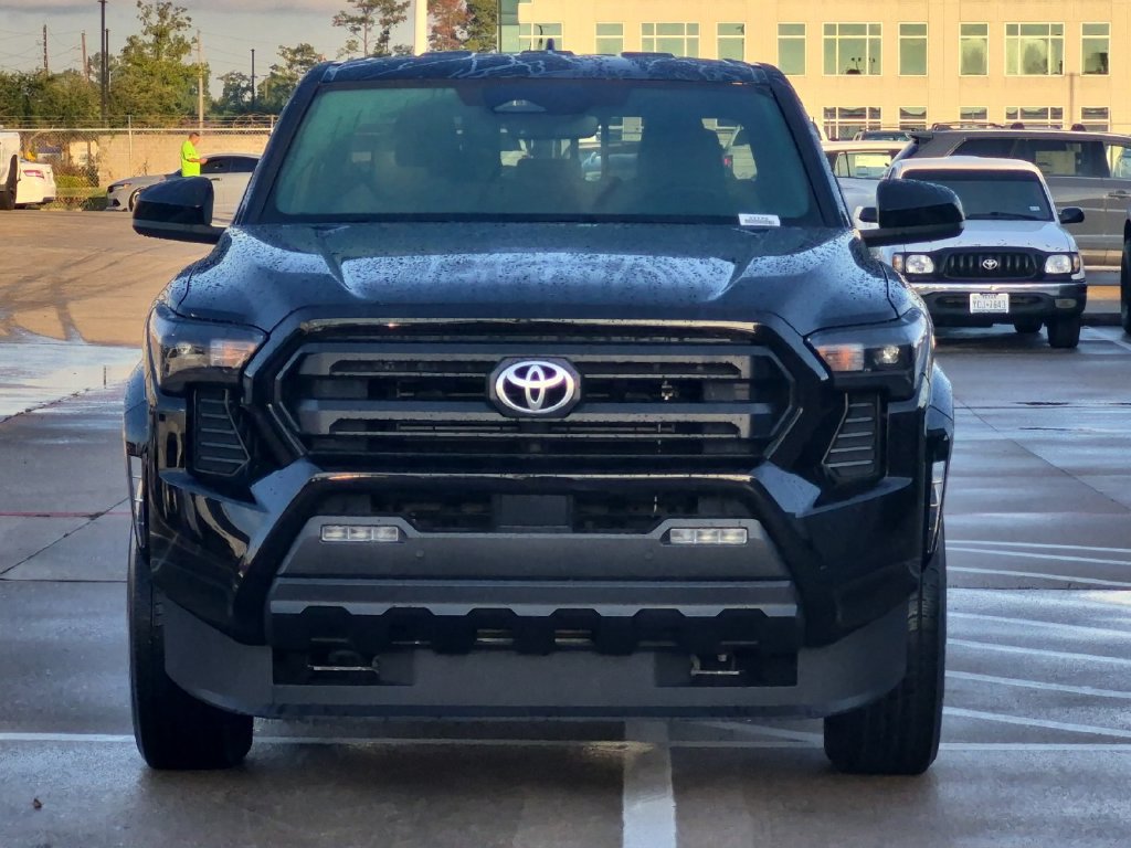 Certified 2024 Toyota Tacoma SR5 AWD/4WD image 9