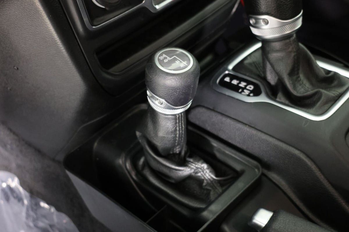 Used 2021 Jeep Gladiator Sport AWD/4WD image 16