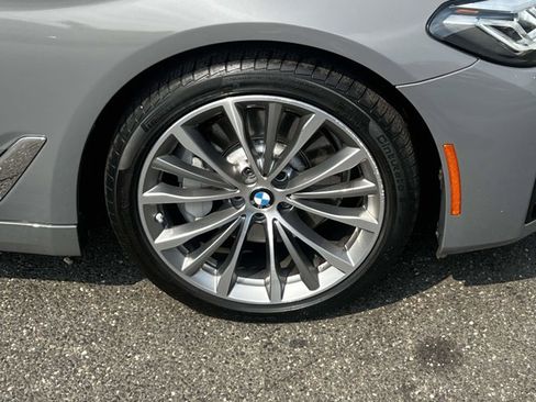Used 2021 BMW 530i xDrive w/ Convenience Package AWD/4WD image 6
