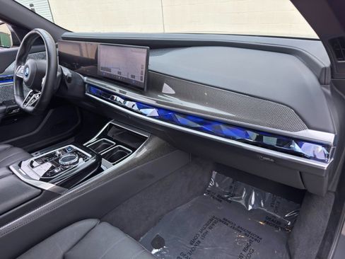 Used 2024 BMW i7 eDrive50 w/ M Sport Package RWD image 16
