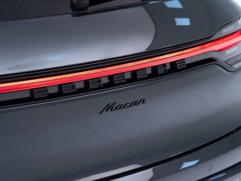 New 2026 Porsche Macan image 13