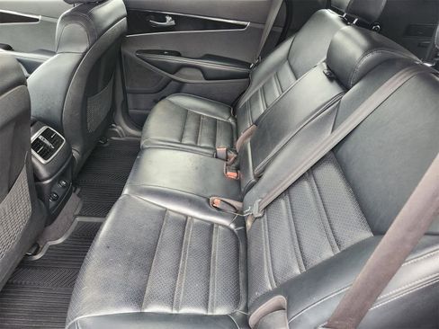 Used 2019 Kia Sorento EX image 23