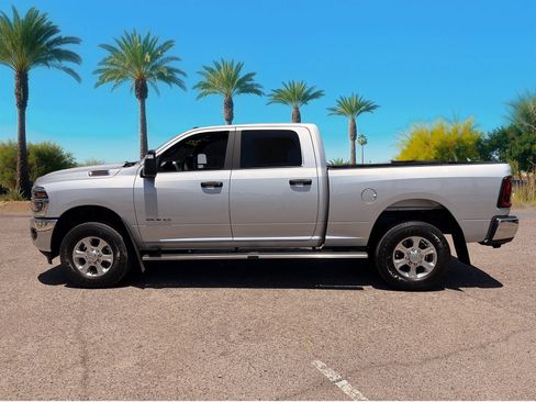 Used 2026 RAM 2500 Big Horn AWD/4WD image 2
