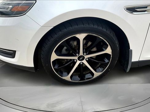 Used 2015 Ford Taurus SEL w/ Equipment Group 201A image 29