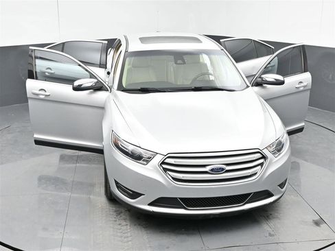 Used 2018 Ford Taurus Limited image 38