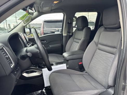 Certified 2023 Nissan Frontier SV w/ Technology Package AWD/4WD image 12