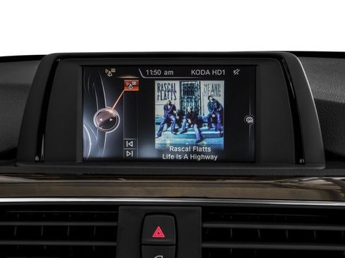 Used 2017 BMW 320i Sedan image 17