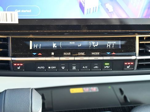 Used 2025 Toyota Sienna XSE image 28