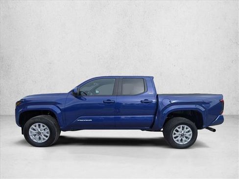 Used 2025 Toyota Tacoma SR5 image 9