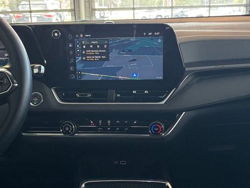 Used 2025 Chevrolet Equinox LT image 25