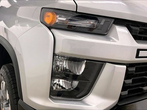 Used 2023 Chevrolet Silverado 2500 Custom w/ Custom Value Package AWD/4WD image 31